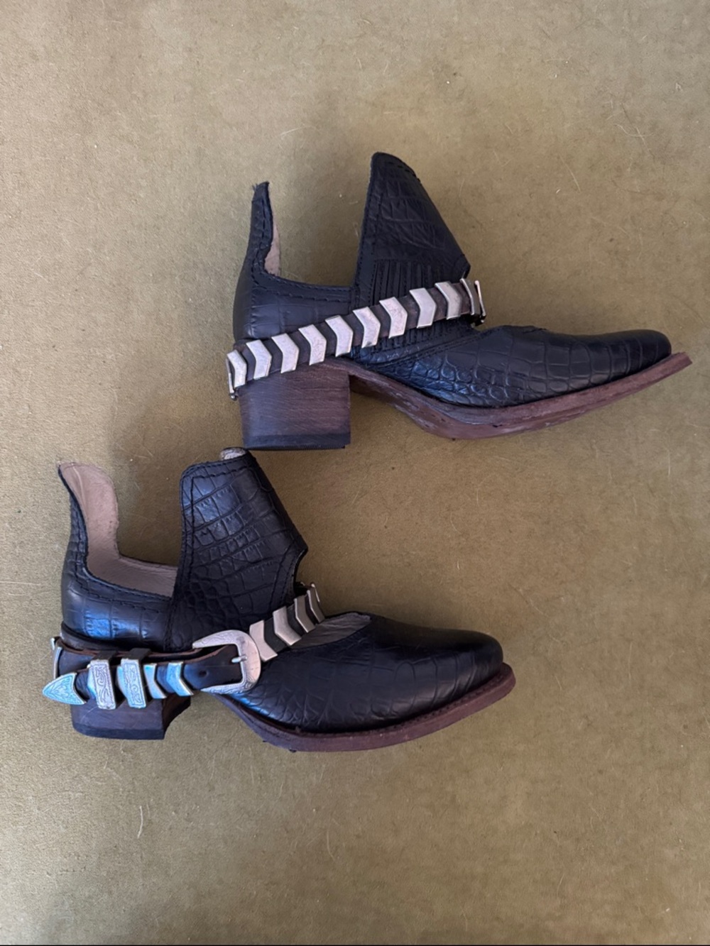 FREEBIRD Blade Cut Out Bootie in Black Croc Size 6 EUC - Picture 3 of 7